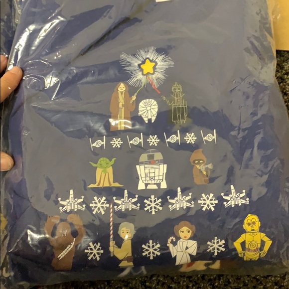 Star Wars Holiday Woman’s Pajamas - Picture 2 of 6